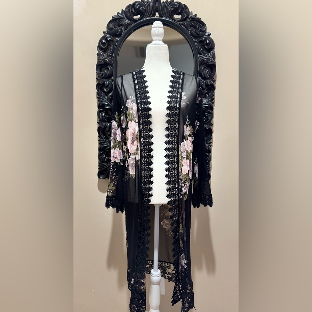 JUN & IVY Black/Floral Mesh With Delicate Lace Trim Duster
